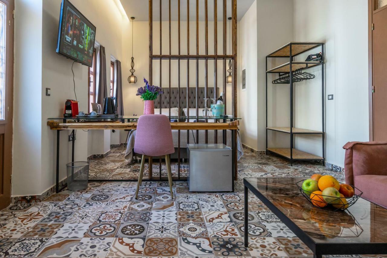 Casa Poli Suites Rhodes City エクステリア 写真